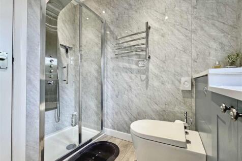 Annex Shower Room (b).jpg