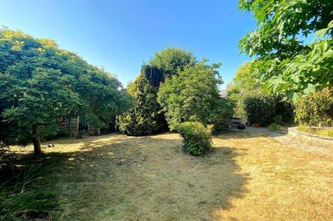 100 Cooden Sea Road - Garden7.jpg