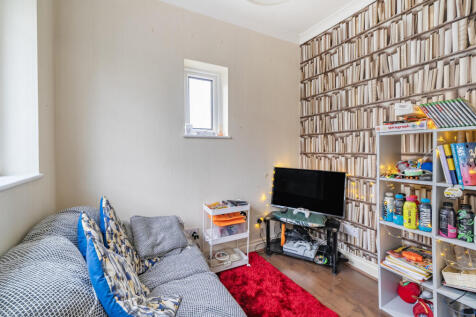 1369367-7-68f6581...