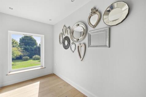 23 Marlow Road, HP11 1TA-9.jpg