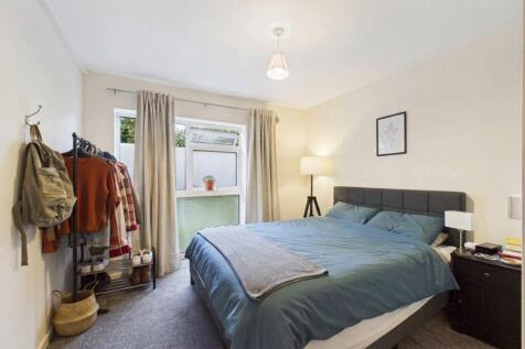 Arundel Court, Slough, Berkshire, SL3 photo 4