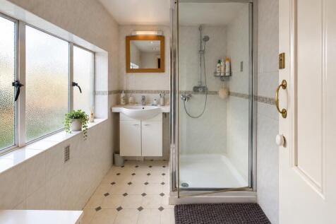 Bright  Tidy Realistic Bathroom
