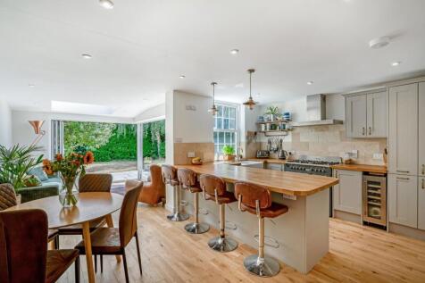 Kitchen/Dining