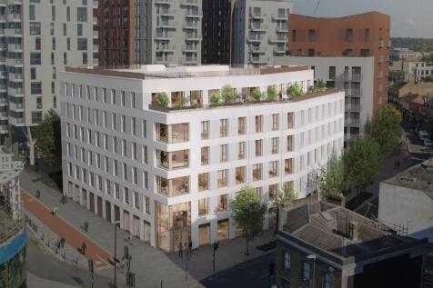 Trehus outside 2.jpg