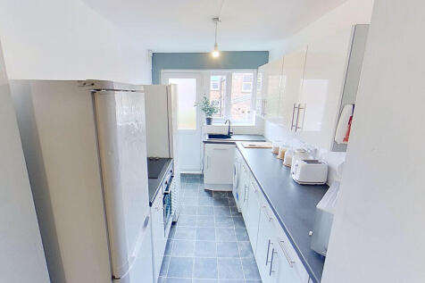 92 Portland Road, Nottingham, NG7 4GP photo 4