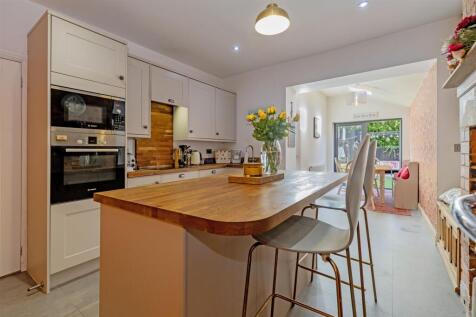 Breakfasting Kitchen