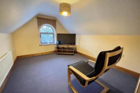 BEDROOM 4/OFFICE AREA