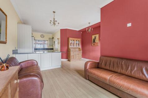 Kitchen &amp; Living