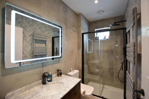 Downstairs Shower .JPG