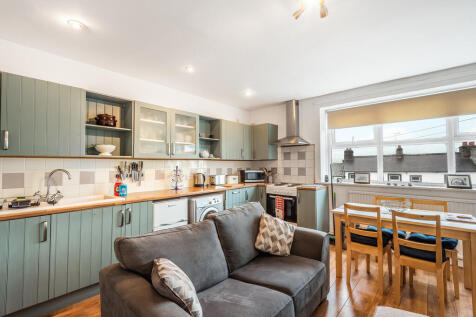 Living Room/Dinin...