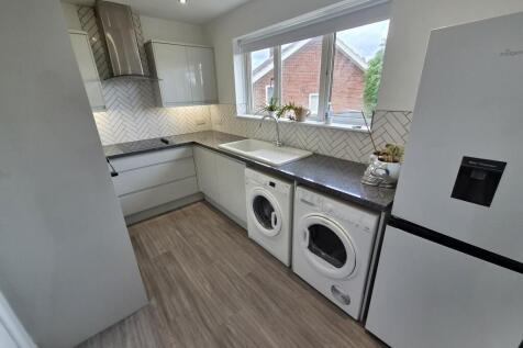 Warwick Avenue, Bridgwater, Somerset photo 4