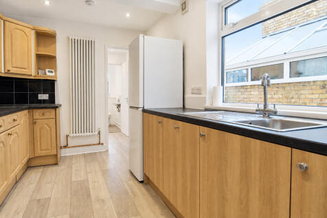 Kitchen - angle 1
