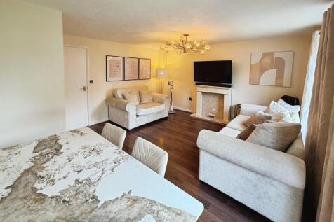 Alder Road, Hampton Hargate photo 5