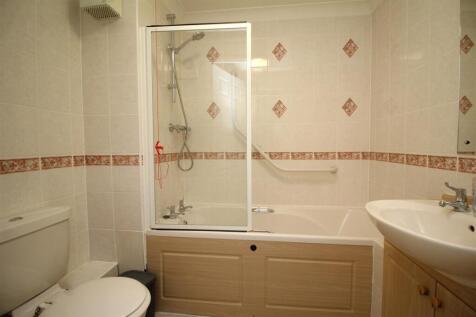 bathroom .JPG
