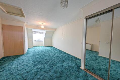 PXL_20251111_133859543.RAW-01 bed.jpg