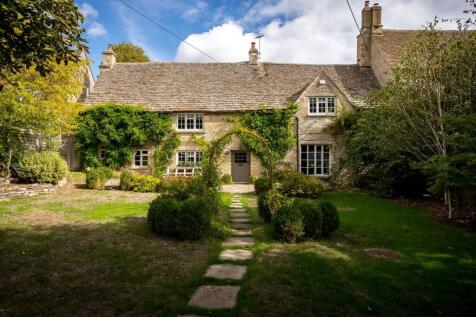 7 - Dairy Cottage - GL7 5JX - Web.jpg
