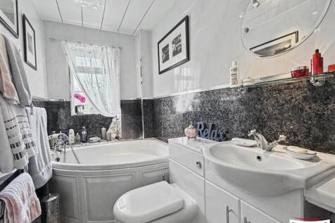 BATHROOM/WC