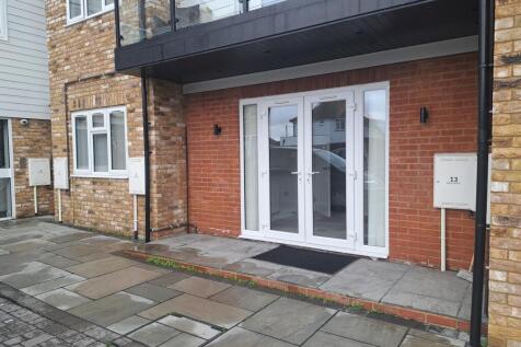 Beach Heights, High Street, Canvey Island, Essex photo 4