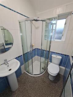 110 NEwDykesRoad ShowerRoom.jpg