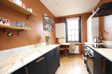 Kitchen.JPG