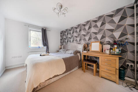 1389422-5-694bd53...