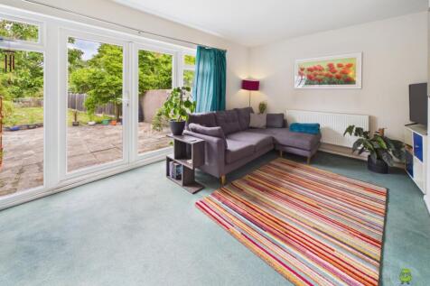 Presented by Clinton at EweMove Bexleyheath and Da