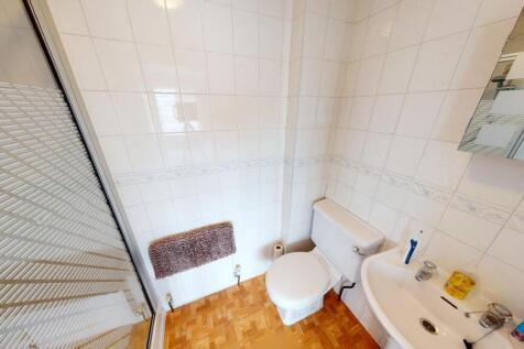 Markfield Crescent En-suite