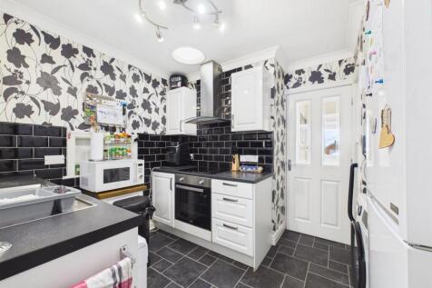 Kitchen: