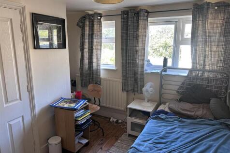 Room 6 (1).jpeg