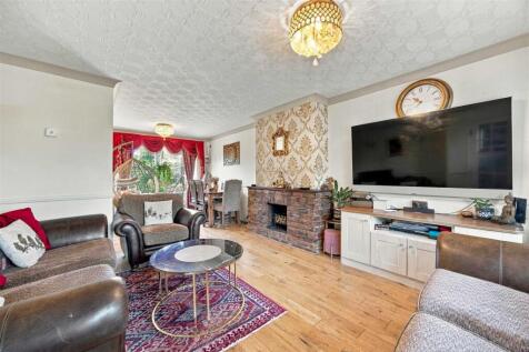 Living Room/Dining