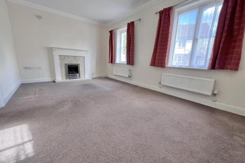 lounge 1.jpg
