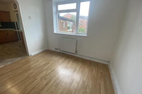 Mesnes Green, Lichfield, WS14 9AB photo 4