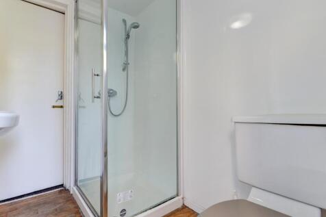 51 Elm Grove Bathroom 2 (2)