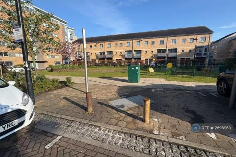 Surrounding Private Complex