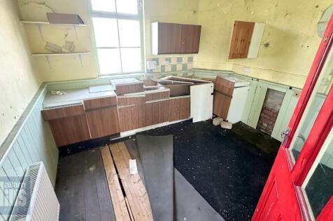 Commercial Property to rent Image 11