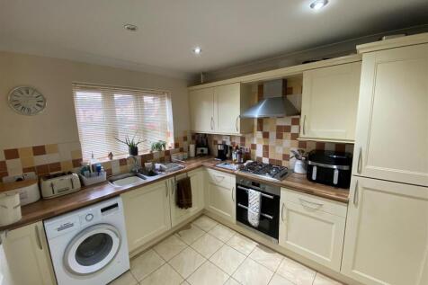 Kitchen x2.jpg