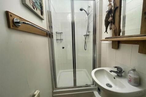 Shower room.jpg
