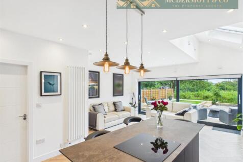 Open Plan Kitchen/Dining