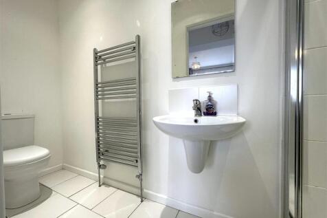 Master En-Suite Shower Room 690