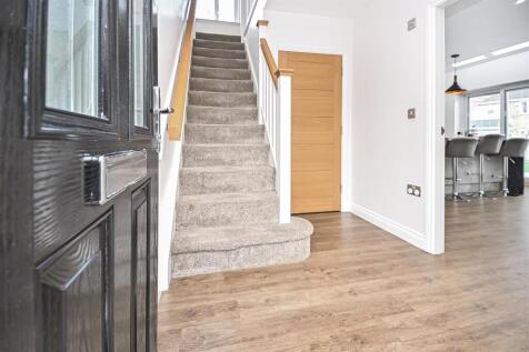 3 Millside Close Entrance.jpg