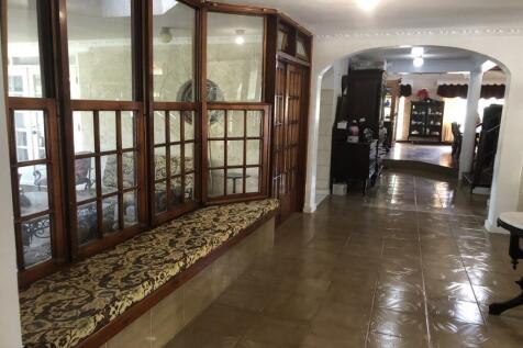 Rowans_5A1_Entry_Hall.jpg