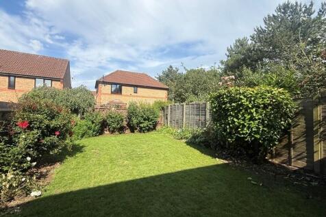 Bernstein Close, Browns Wood photo 3