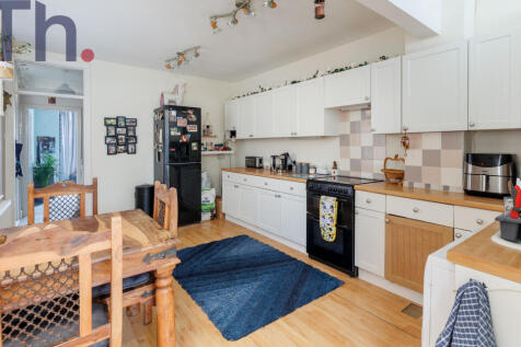 Kitchen &amp; Dining Area