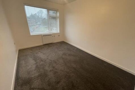 Damery Court, Bramhall photo 5