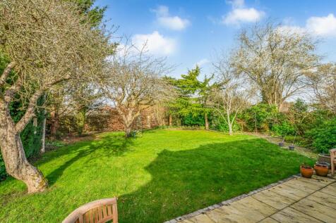 11 Shipton Road-16.jpg