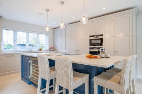 Luxury Fitted Kitchen