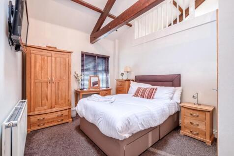 2 Croft Cottage &amp; Studio