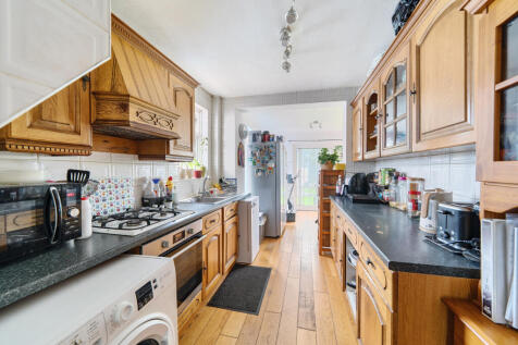 1330703-18-688b41...