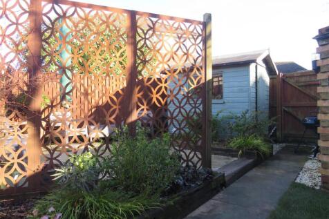 Shed &amp; Rear Access.JPG