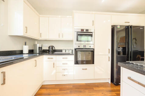 Plumtree Cottage-...